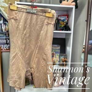 Spanx sz medium shaper shorts A21